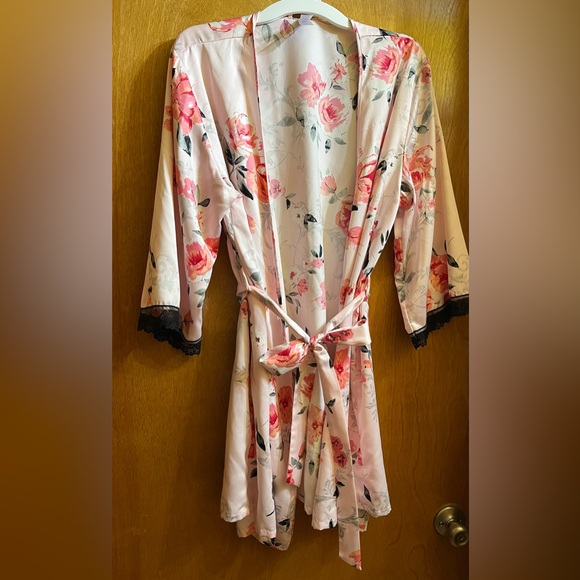 Secret Treasures Pink and Black Boudoir Robe - Picture 1 of 3